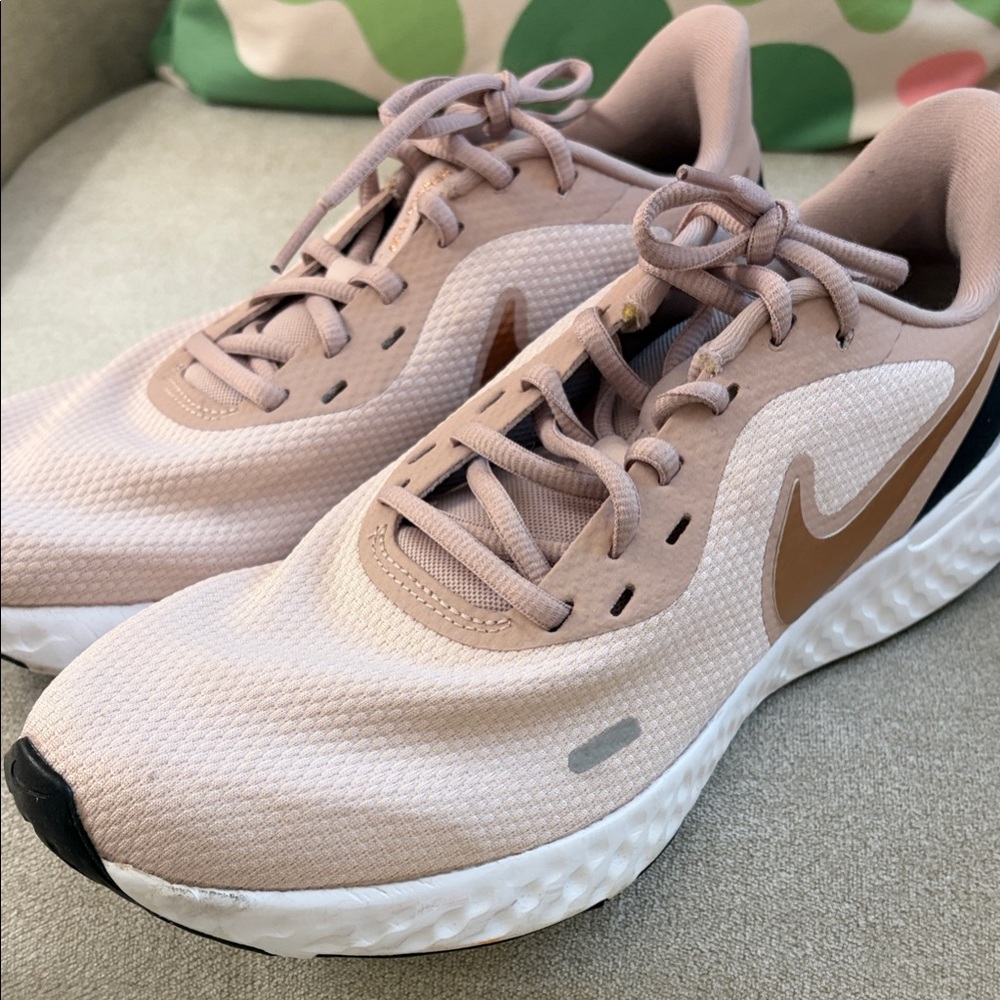 Nike Women's Pink Rose Running Shoes